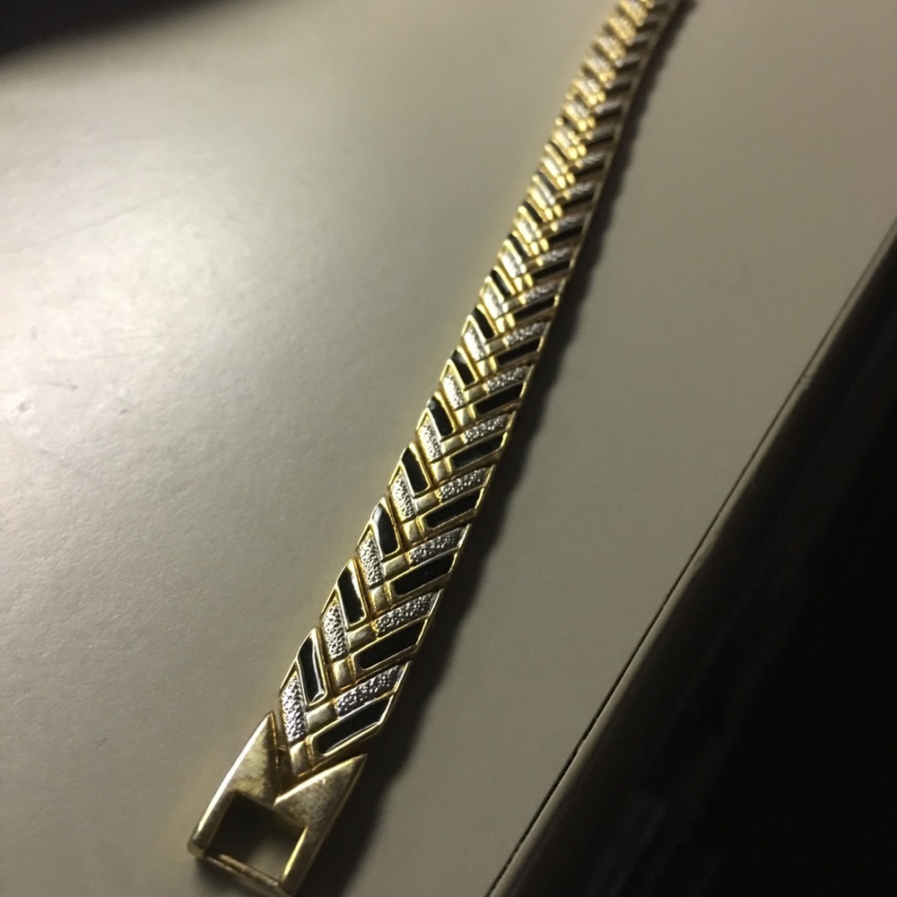 Magnetic bracelet